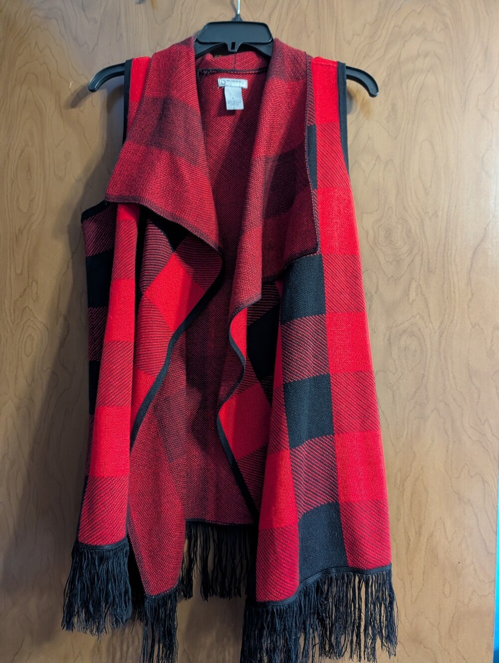 New Direction Ladies Red Plaid Vest W/Fringe. Size Large.
